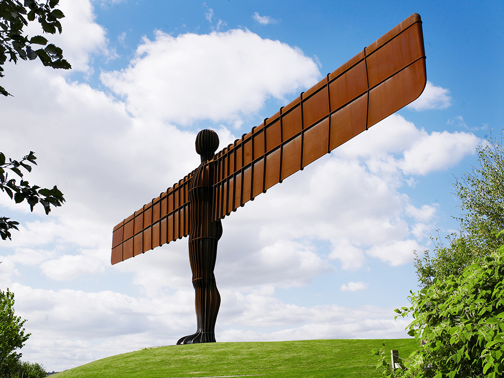 The Iconic Majesty of Antony Gormley’s “Angel of the North”: A Monumental Tribute to Humanity